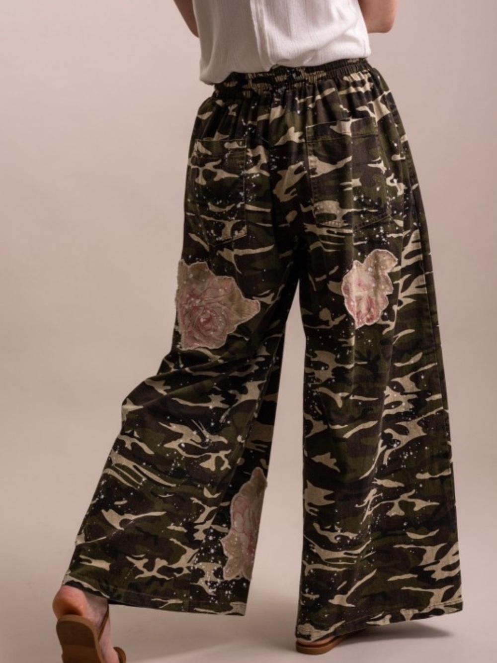 FW1–🤎💚🖤Wide Leg Camo Floral Print Pants Elastic Waist - Picture 2 of 3
